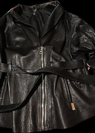 Жіноча шкіряна куртка durassi, натуральна шкіра, нова, 3xl
продам нову жіночу шкіряну куртку durassi. куртка жодного разу не одягалася, стан ідеальний