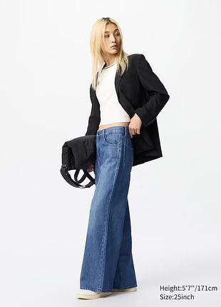 Джинси uniqlo. модель drapey wide flare jeans