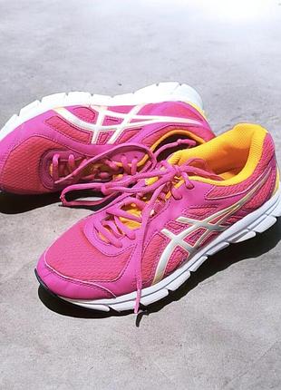 Кроссовки asics gel-xalion 2 в ярком розовом цвете с оранжевой подкладкой и белыми фирменными полосками роз.35-35,5