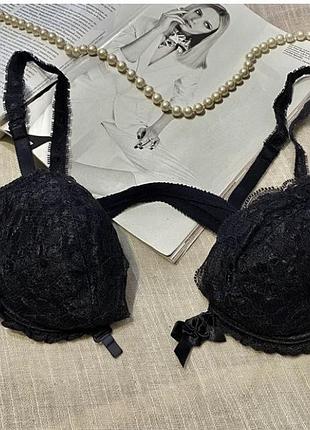 Wonderbra шикарний чорний бюст з мереживом крутого бренду