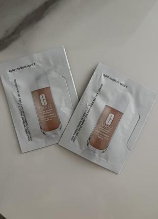 Пробники (саше) вітамінного тонального засобу clinique even better clinical vitamin makeup spf 50.