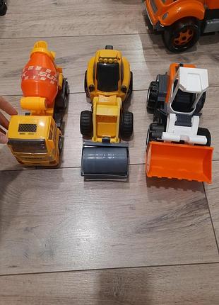 Машины игрушечные тракторы и бетономешалка