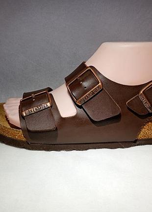 Ортопедичні сандалі birkenstock milano (made in germany)
розмір: 37, устілка 24 см, колір коричневий, оригінал