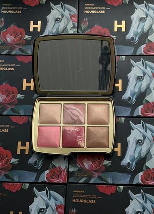 Палетка лимитированная конь hourglass ambient lighting edit horse palete 2025