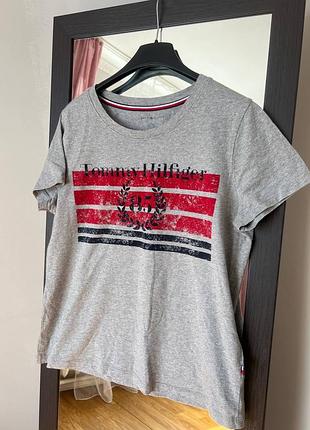 Жіноча сіра футболка tommy hilfiger s | великий логотип | ідеальний стан