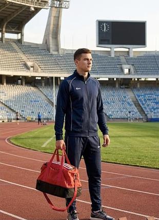 ​спортивна сумка з окремим відділом для взуття