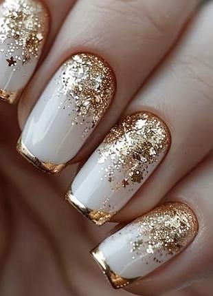 Накладні нігті golden ombre