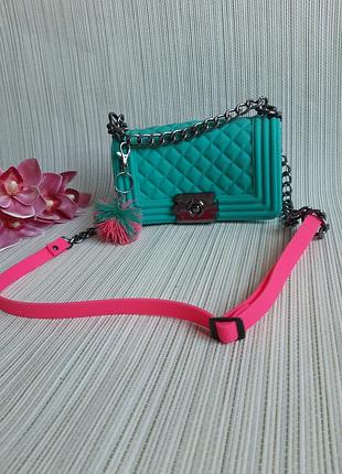 Силиконовая сумочка кросс-боди от бренда american jewel, модель danielle boy bag