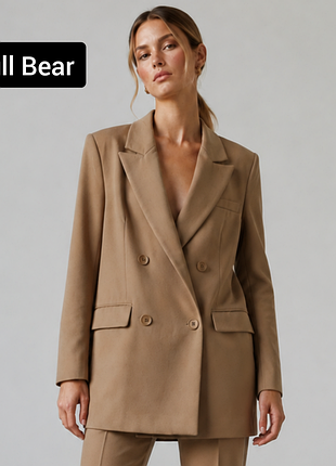 Пиджак женский удлиненный бежевого цвета от бренда pull bear m