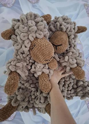 Вязаные игрушки, пледы, кардиганы