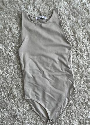 Боді бежевий stradivarius xs