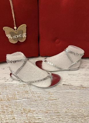 Оригінал. фірмові босоніжки guess р.6м