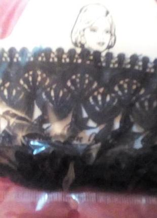 Супер класс,славный, черного цвета,ажурный чокер на шейку.