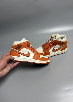 Кросівки жіночі air jordan 1 mid se brown/beige dv1302-100