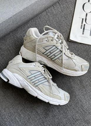 Світло сірі кросівки adidas замша текстиль