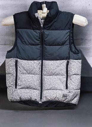 Черно-серый детский жилет gap kids оригинал на 8-9 лет (132-140 см)