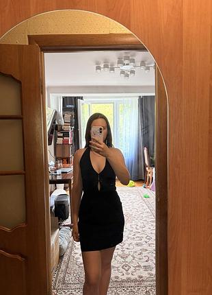 Чорна сукня