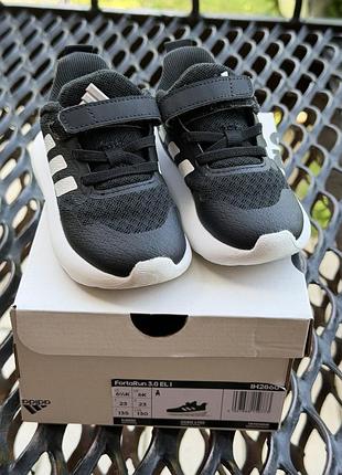 Кросівки adidas 23 розмір