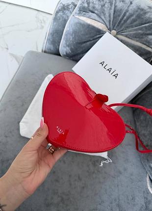 Сумка  сумочка alaia червоного кольору серце