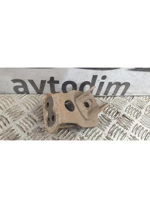 Кронштейн заднього амортизатора правий 4850542010 toyota rav4 iv 2013-2018