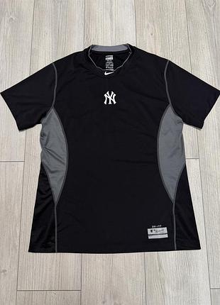 Спортивна футболка nike new york training dri fit tee