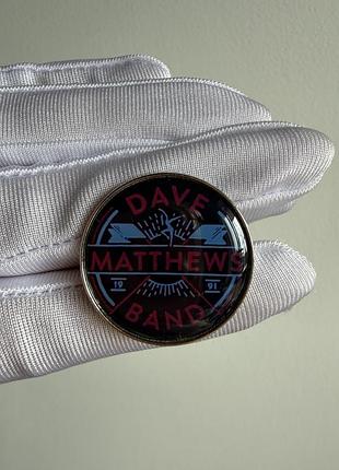 Пін значок металевий брошка «dave matthews band» – емальований значок рок-гурту