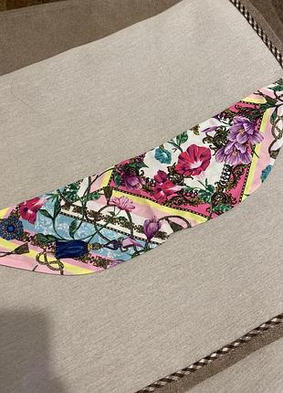 Хустка з квітковим принтом стиль gucci яскрава