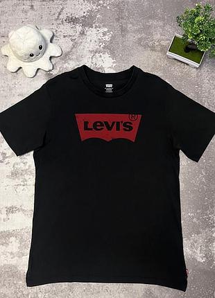 Чоловіча футболка levi’s,розмір м,чорного кольору,ціна 550грн