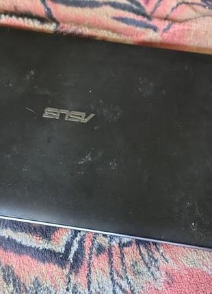 Ноутбук asus p750l черного цвета, из пластика
