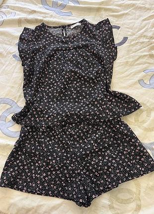 Продам костюм шорти та футболка,152 розмір mango
