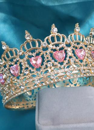 Золота металева корона з камінням. діаметр 12 см. висота 5 см.