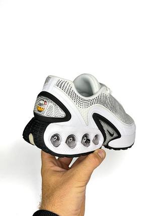 Nike air max dn
•  white / black • 5