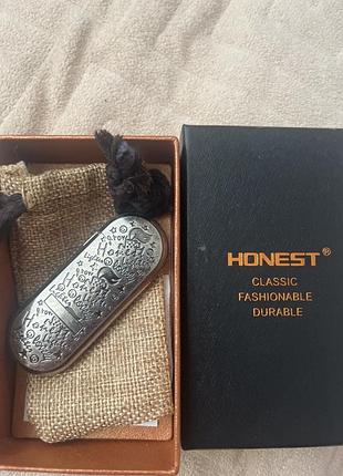 Подарункова кишенькова запальничка відомого китайського бренду honest