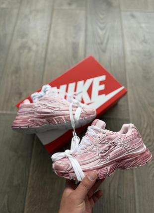 Nike initiator custom pink
