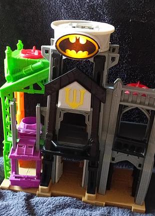 Ігровий набір batman batcave (бетпечера) зі світлом і звуком