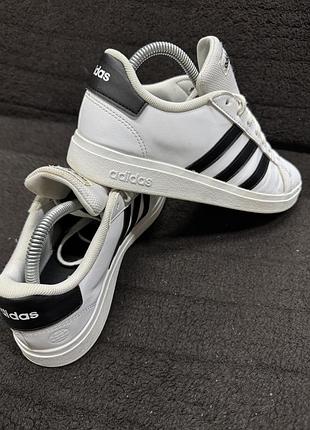 Кросівки жіночі adidas
