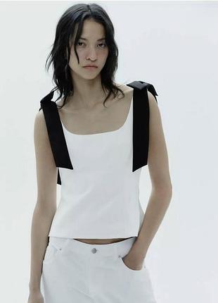 Топ з еластичними бантами zara