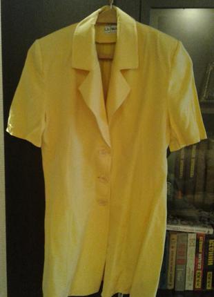 Легенький летний желтый пиджак короткий рукав париж