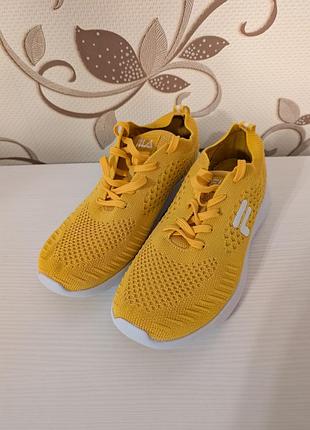 Кросівки жіночі fila, 38