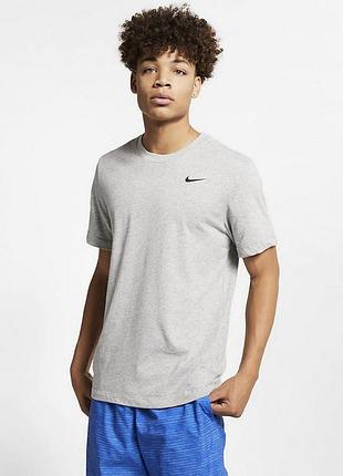 Чоловіча сіра футболка nike tee dri-fit оригінал повсякденна та спортивна футболка найк
