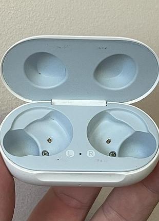 Кейс для наушников samsung galaxy buds, sm-r170 б/у