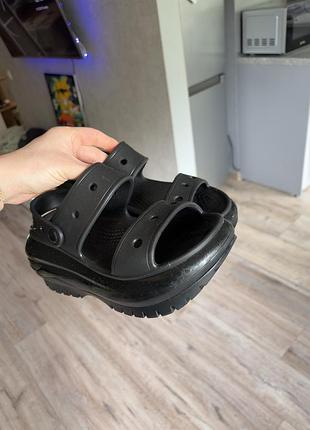 Шльопанці crocs classic mega crush sandal розмір 6
