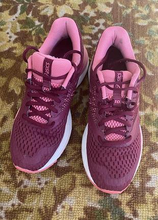 Стильні кросівки asics