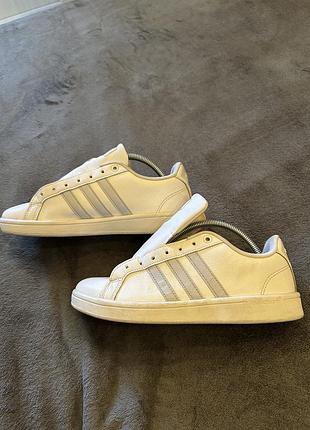 Кросівки adidas