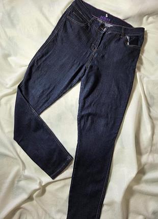 Стильные джинсы skinny от бренда tu