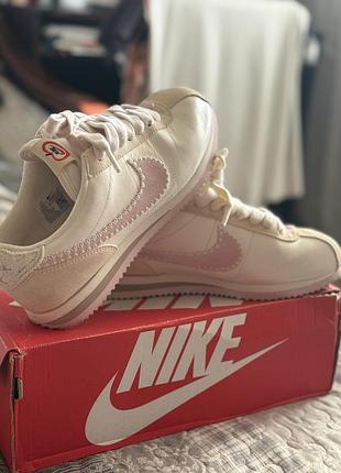 Nike cortez st valentine's day