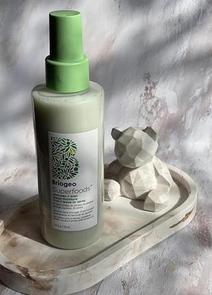 Незмивний спрей-кондиціонер для волосся briogeo superfoods™m avocado + kiwi moisture leave-in conditioner