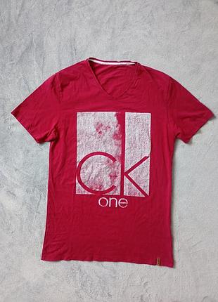 Брендова футболка calvin klein.