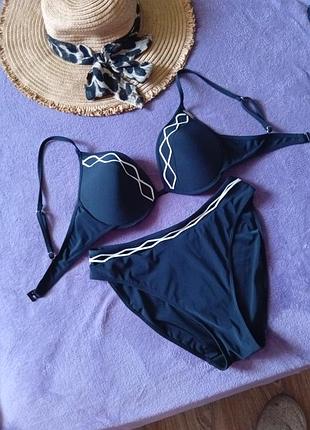 .разделительный черный купальник lepel. 38 р.