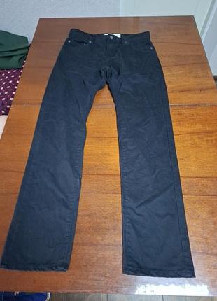 Черные брюки для парня levi's